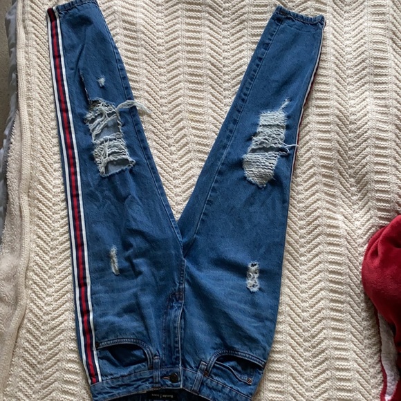 High Rise Mom Jeans - Picture 3 of 6